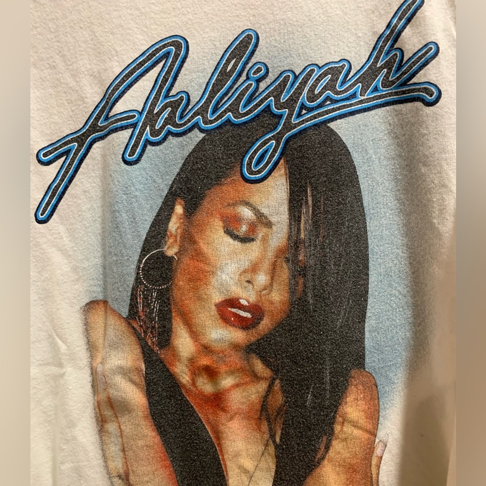 Aaliyah Show my world tour 1997 shirt. Shoe Palace shirt edition. - Picture 3 of 8
